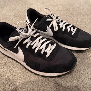 Nike Air Pegasus 83 Men's Black and White Sneakers 10.5